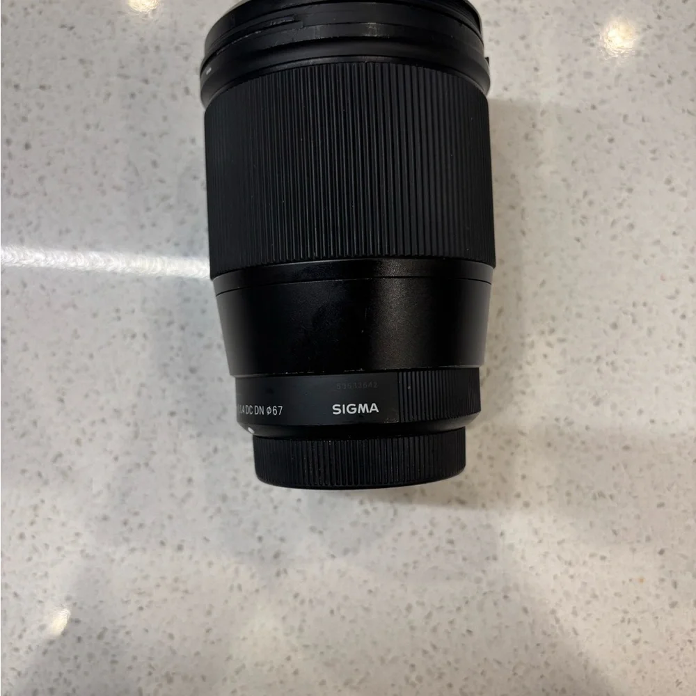 Sigma Beauty Black Telephoto Lens for Cameras